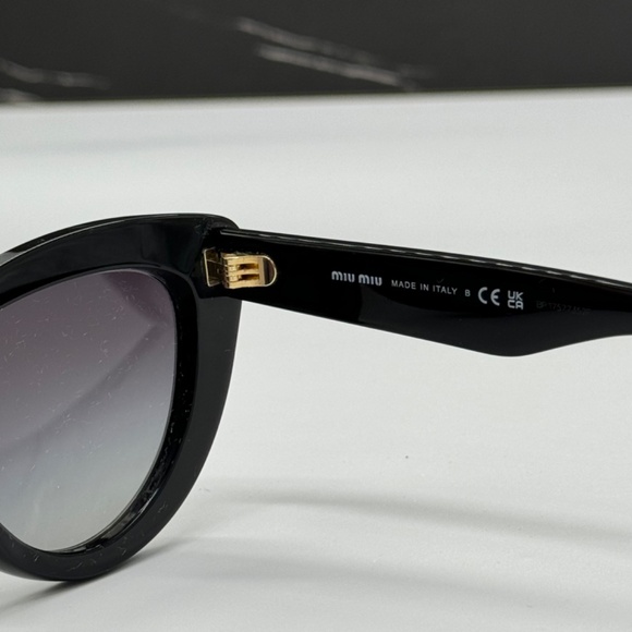NEW MU04YS 1AB5D1 MIU MIU WOMEN SUNGLASSES MU 04YS 1AB5D1 BLACK CAT EYE - Picture 9 of 10